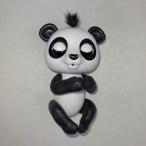 Fingerlings Baby Glitter Panda Drew Interactive Electronic WowWee Toys